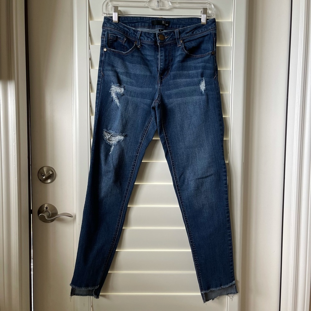 1822 Denim Distressed jeans